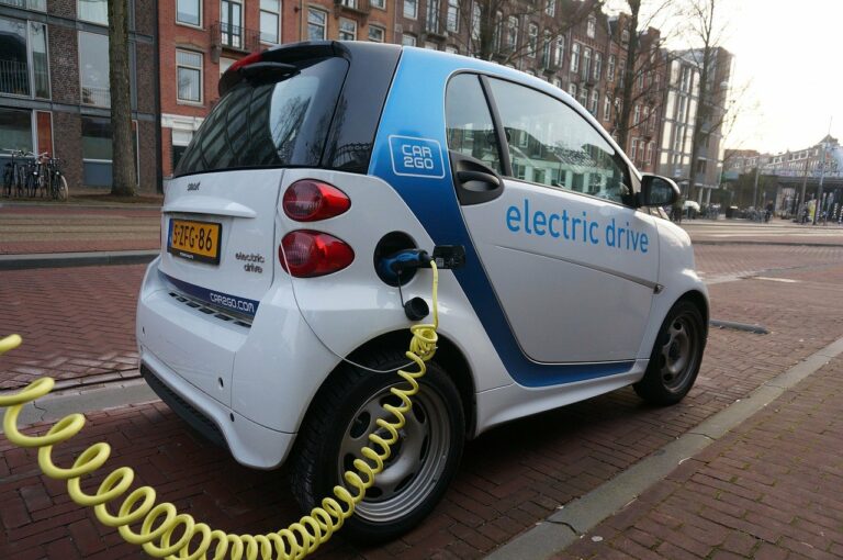 Une voiture électrique pas chère, ça existe ?